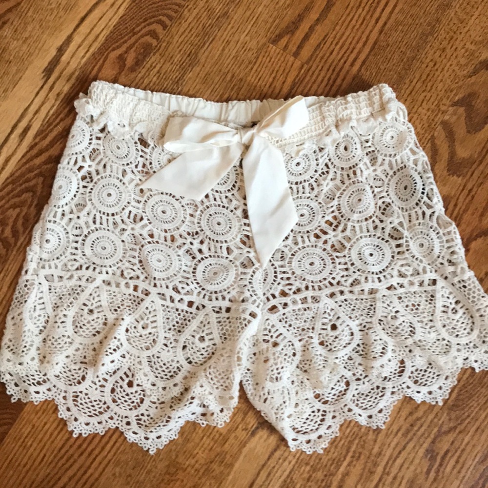 Cute lace shorts